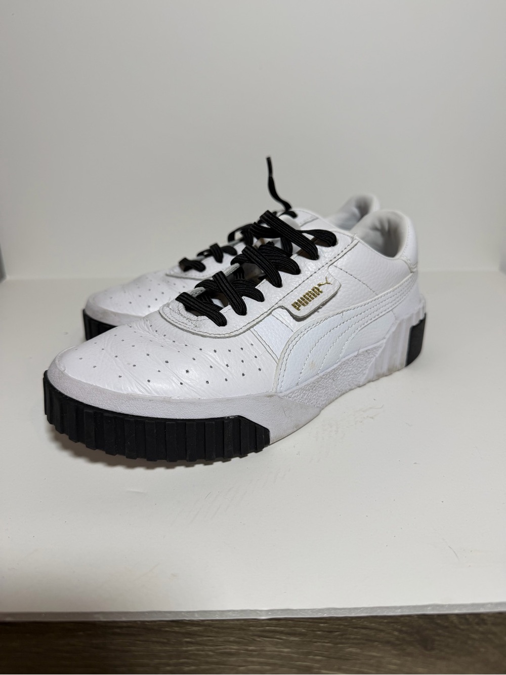 PUMA Women's White Black Low Top Lace-Up Leather Athletic Sneaker 5.5 women - Picture 2 of 4